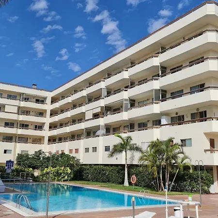 Playa Del Ingles D&m Near Yumbo Апартаменты *
